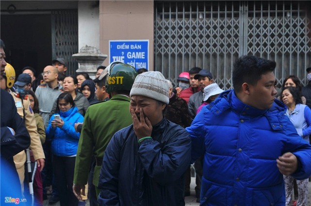 Hiện trường vụ xe Camry tông 3 người tử vong