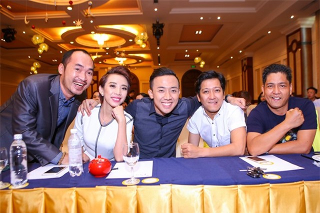 Trấn Thành bối rối khi bị hỏi về Hari Won