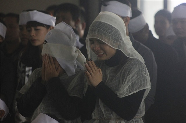 xe Camry gây tai nạn, xe Camry đâm chết 3 người, tai nạn giao thông, Long Biên, Ái Mộ