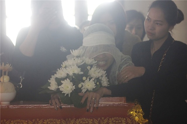 xe Camry gây tai nạn, xe Camry đâm chết 3 người, tai nạn giao thông, Long Biên, Ái Mộ