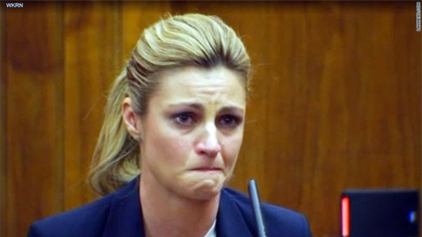 Bị lộ clip nóng, nữ bình luận viên đòi bồi thường 75 triệu USD - Ảnh 1.