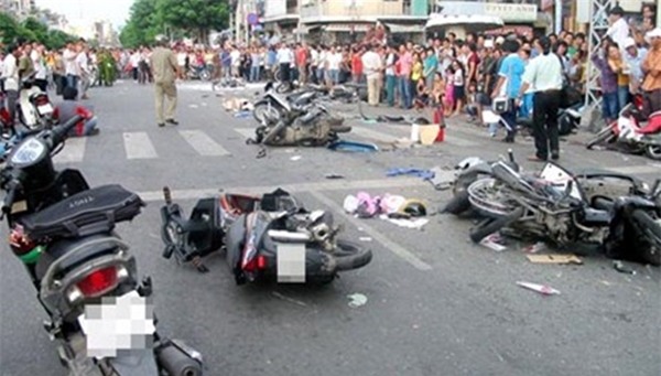 Điều gì đã khiến người ta không đủ can đảm dừng xe lại hay đón một nạn nhân vương vãi máu lên xe của mình? - Ảnh 2.