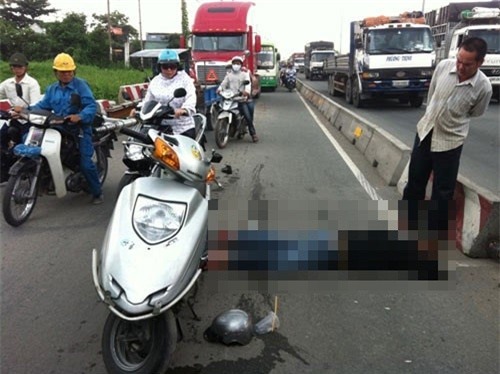 Vụ tai nạn xe Camry: Vô cảm hay nhiệt tình thiếu hiểu biết?