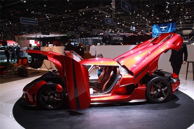Koenigsegg Regera bản thương mại ra mắt, giá 1,9 triệu USD