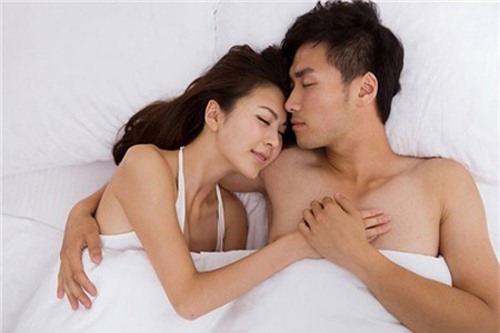 dan ong nen hoc cach om vo khi ngu - 1