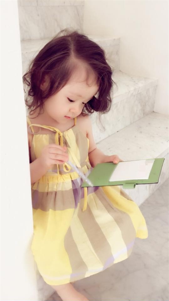 cadie-em-be-dien-sau-de-thuong-nhat-showbiz-viet-blogtamsuvn03