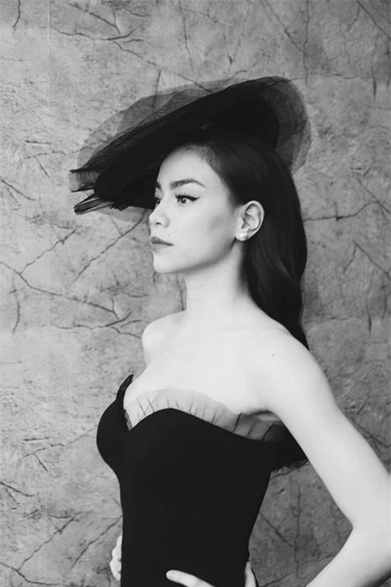 Hồ Ngọc Hà, đại gia kim cương, chu đăng khoa, nữ hoàng giải trí, tóc tiên, phạm hương, đông nhi, minh hằng, scandal, showbiz việt.