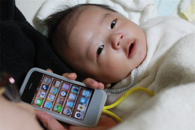 iPhone, trẻ em, ra đời, em bé, 2 chiếc, bán được, doanh số, Apple