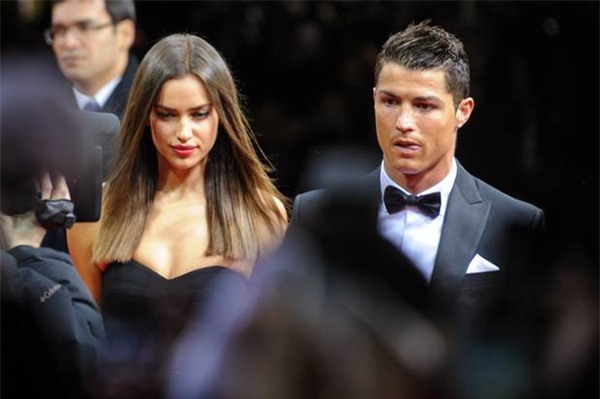 Ronaldo: Sát thủ tình trường hay nạn nhân của chân dài và truyền thông? - Ảnh 2.