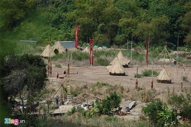 Hơn 20 lều tre đã được dựng ở phim trường 'King Kong' 