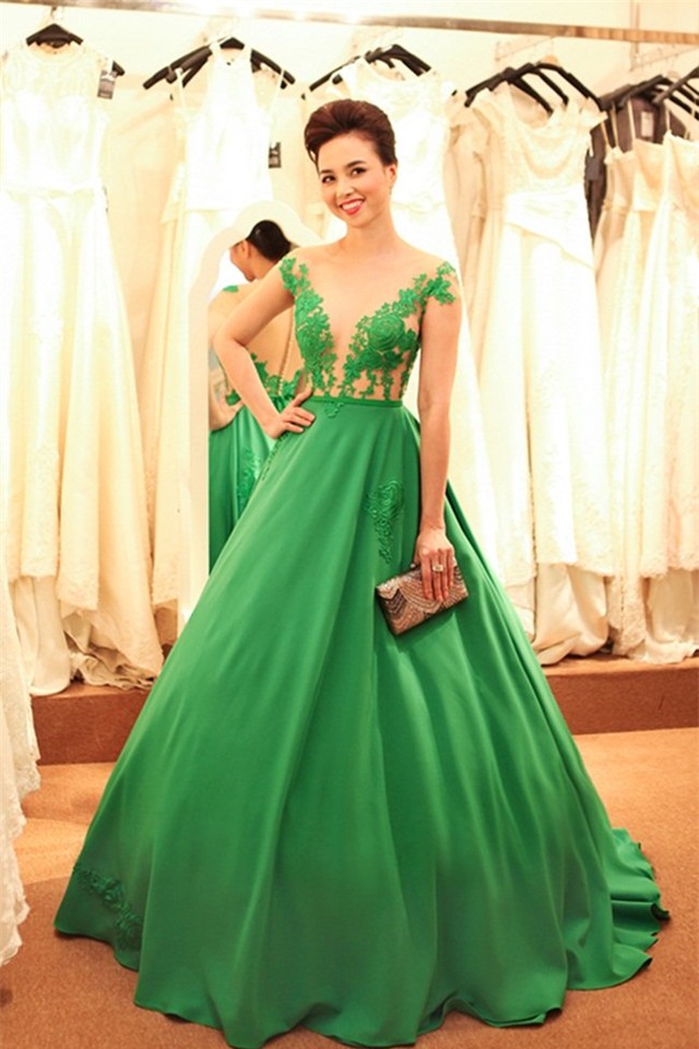 1001 vay ao goi cam "cop mac" dinh ngoc diep hinh anh 15