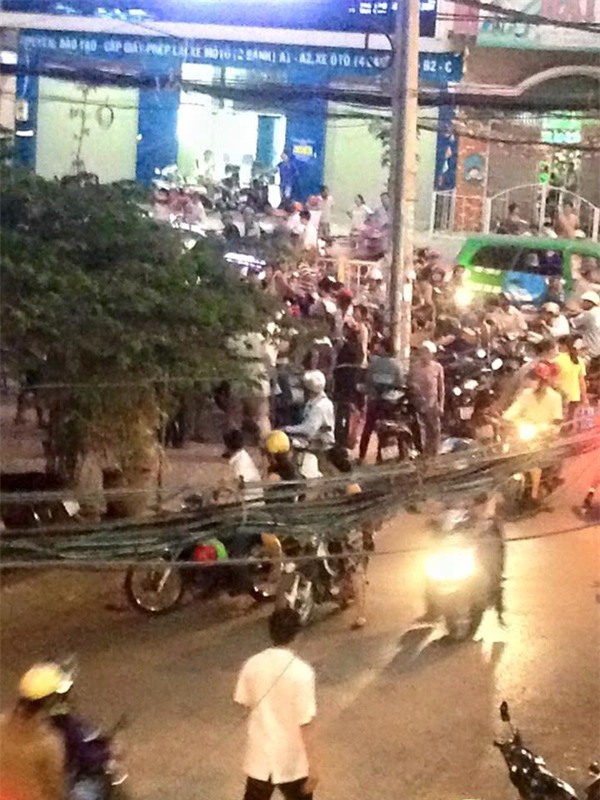 Hàng trăm người bao vây đánh đôi nam nữ nghi bắt cóc trẻ em ở Sài Gòn: Chỉ là hiểu lầm! - Ảnh 1.