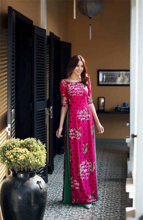 thanh hang tu tin khoe vai tran goi cam - 12