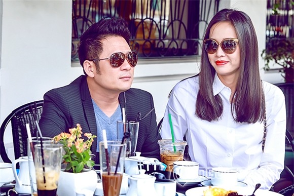 Bằng Kiều nắm chặt tay Dương Mỹ Linh không buông trên phố 10