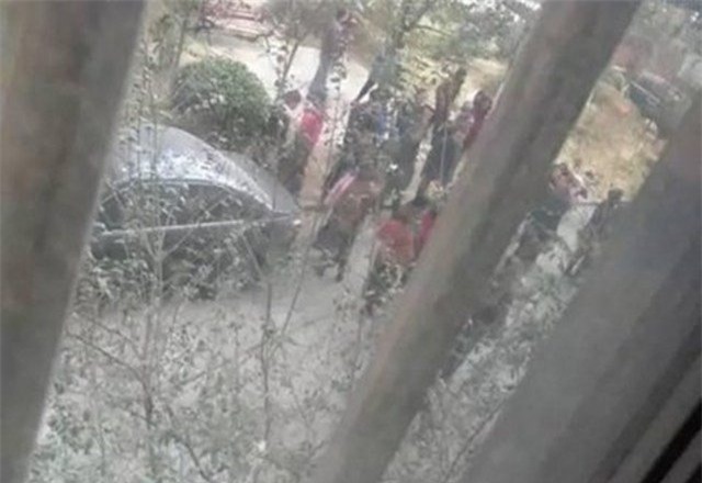 tq: ket trong thang may ca thang, chet khong ai biet hinh anh 3