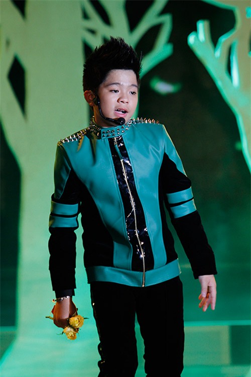 Chỉ sau 3 năm đăng quang The Voice Kid, Quang Anh đã lột xác đến bất ngờ! - Ảnh 8.