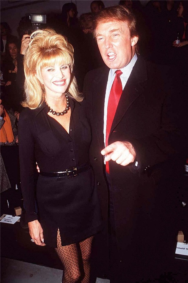 be boi tinh duc am anh donald trump va hillary clinton hinh anh 1