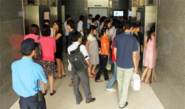 rèn luyện sức khỏe, đi thang máy, văn hóa thang máy, bệnh văn phòng