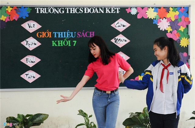 Ngày bận rộn của cô giáo 'dự báo thời tiết'