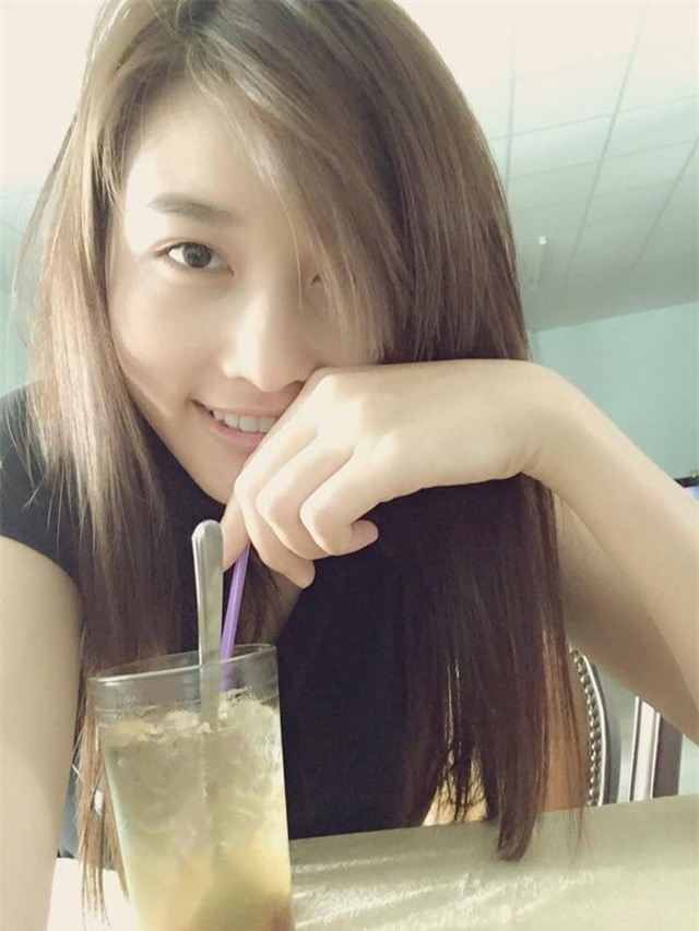 2 hoa hau dan toc vn qua xinh khi de mat moc hinh anh 23