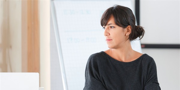 10 điều bạn đừng bao giờ hé miệng nói với sếp