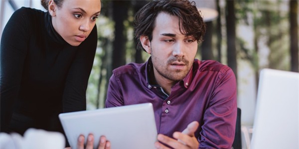 10 điều bạn đừng bao giờ hé miệng nói với sếp