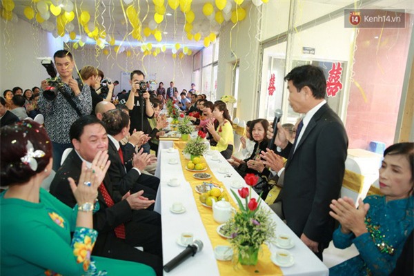 Cập nhật: Á hậu Trà My xinh đẹp, tay trong tay cùng chồng trong đám hỏi - Ảnh 12.