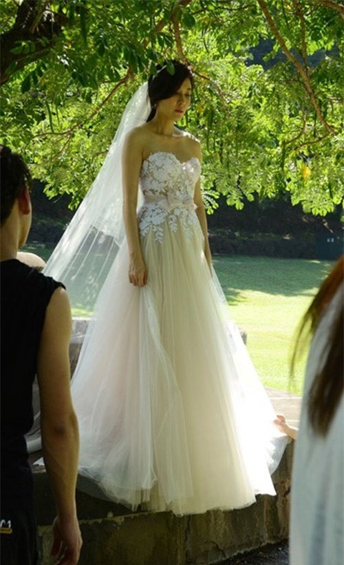 Mỹ nhân 'Phẩm Giá Quý Ông' đẹp như gái đôi mươi trong loạt ảnh cưới 1