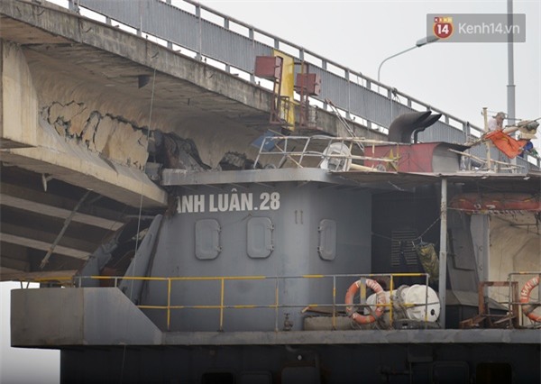 Giao thông ách tắc điêu đứng sau vụ tàu nghìn tấn đâm nứt toác cầu An Thái - Ảnh 11.