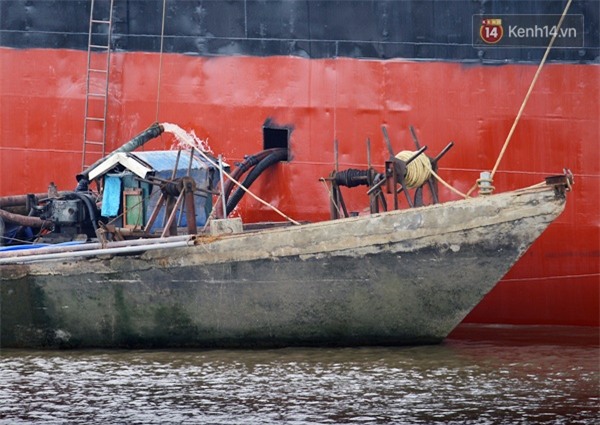 Giao thông ách tắc điêu đứng sau vụ tàu nghìn tấn đâm nứt toác cầu An Thái - Ảnh 12.