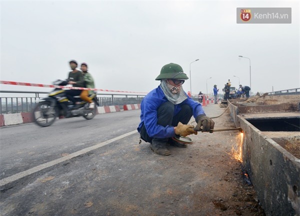 Giao thông ách tắc điêu đứng sau vụ tàu nghìn tấn đâm nứt toác cầu An Thái - Ảnh 15.