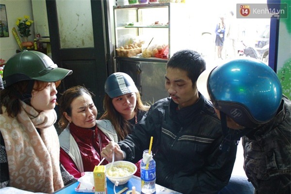 Phép màu đã đến! Người cha già vừa tìm được cậu con trai mất trí nhớ sau 2 ngày lạc con ở Hà Nội! - Ảnh 8.