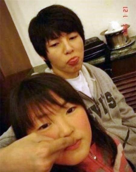 Dân mạng lại dậy sóng vì nhan sắc một trời một vực giữa Song Joong Ki và em gái - Ảnh 1.