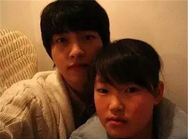 Dân mạng lại dậy sóng vì nhan sắc một trời một vực giữa Song Joong Ki và em gái - Ảnh 3.