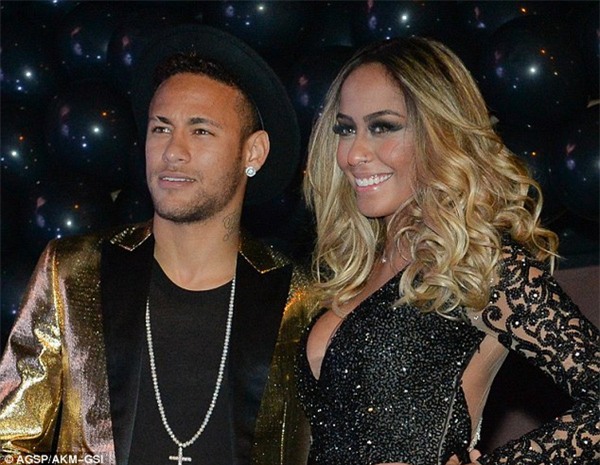 Em gái Neymar bị chê vừa già, vừa xấu - Ảnh 6.