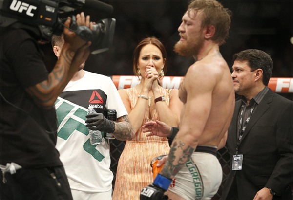 Dee Devlin, người đàn bà truyền lửa cho thành công của gã điên Conor McGregor - Ảnh 8.