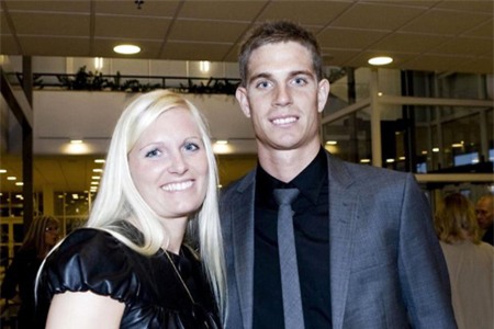 Phát hiện vợ ngủ với đồng đội, cầu thủ tự ái tuyên bố rời câu lạc bộ - Ảnh 1.