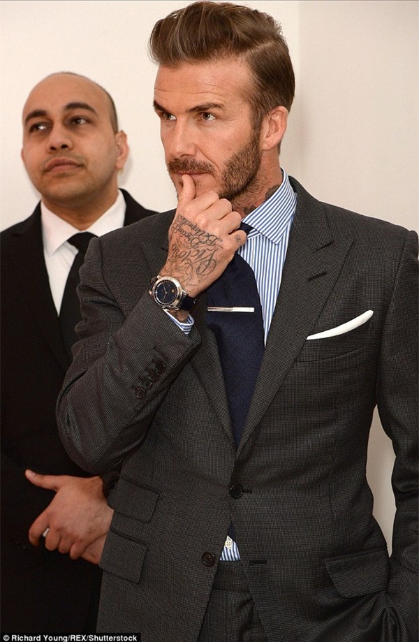 Beckham đeo đồng hồ gần 7 tỷ trong sự kiện bán đấu giá ảnh nóng - Ảnh 2.