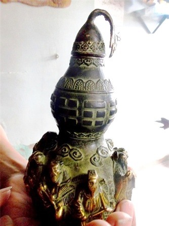 mục sở thị, đồ cổ, đồng bào dân tộc, địa bàn tỉnh Quảng Nam, người dân hiếu kỳ, chục tỉ đồng, hồ lô cổ, xôn xao