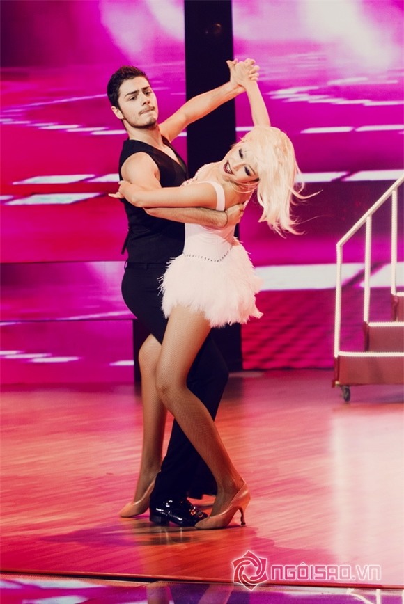 Jennifer Phạm nóng bỏng 2