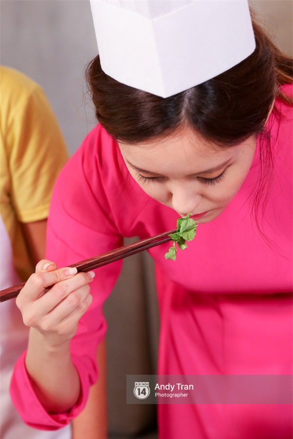 Theo chân 4 cô nàng T-ara trải nghiệm ẩm thực, điệu nhảy truyền thống của Việt Nam - Ảnh 9.