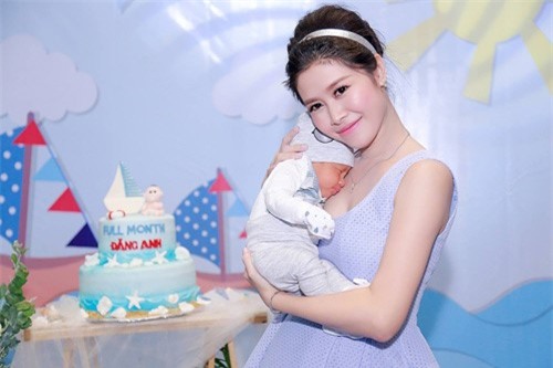 Bí quyết gọi sữa về sau sinh của sao Việt