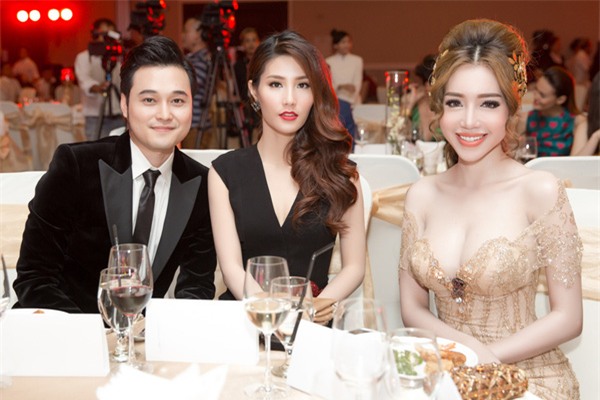 Hồ Ngọc Hà khoe vòng 3 nóng bỏng trong lần đầu xuất hiện sau ồn ào scandal - Ảnh 17.