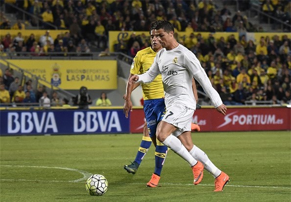 Ronaldo mờ nhạt, Real giành 3 điểm nhờ bàn thắng phút 89 - Ảnh 4.