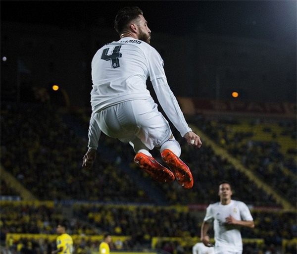 Ronaldo mờ nhạt, Real giành 3 điểm nhờ bàn thắng phút 89 - Ảnh 7.