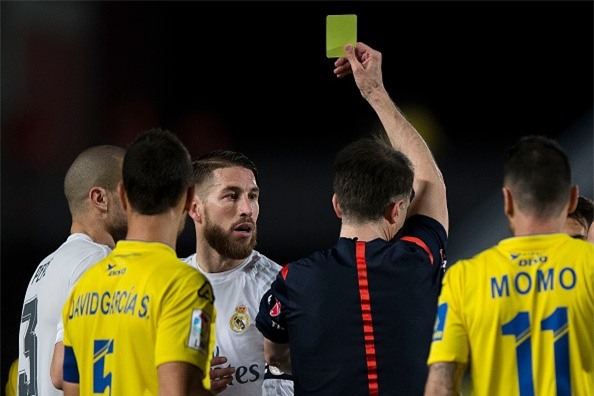 Ronaldo mờ nhạt, Real giành 3 điểm nhờ bàn thắng phút 89 - Ảnh 10.