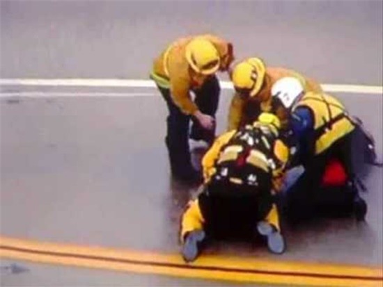 Chú chó bị rơi xuống sông, và cách mà người Mỹ đối xử với nó khiến cả thế giới nể phục - Ảnh 4.