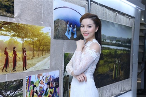 Kỳ Duyên diện áo dài xuyên thấu sau ồn ào web bẩn - 5