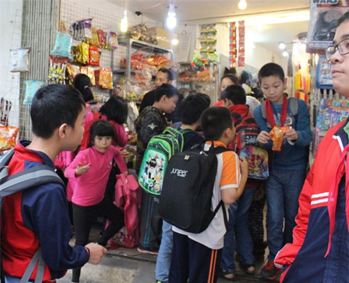 qua vat cong truong -