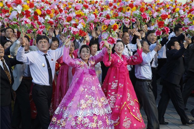 nguoi trieu tien phai bo tien de "mua" ngay nghi hinh anh 2